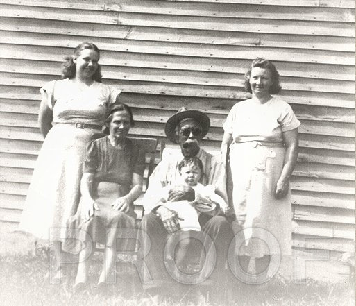 Hancock 5 gen: Lois Riker, Iva Alcorn, William Hancock holding Gloria Riker, & Lenice Way